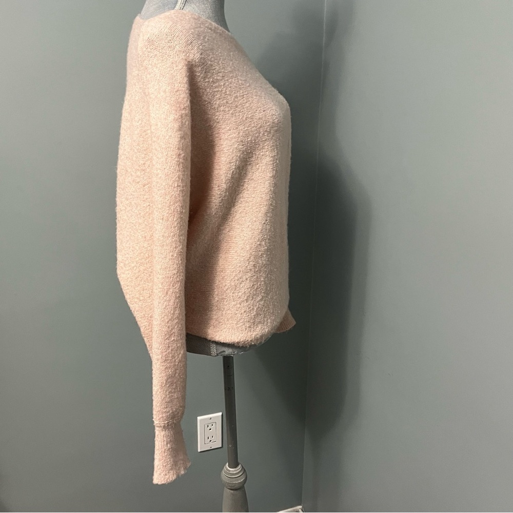 GUESS off shoulder cozy fuzzy sweater Womens size small - Picture 6 of 9
